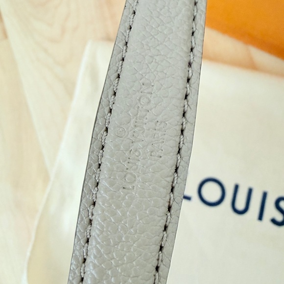 AUTHENTIC Louis Vuitton Empreinte Vavin PM Tourterelle - Picture 8 of 15